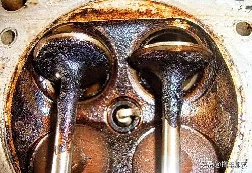 油门踩到底车速还上不了130,油门都踩完了为啥还是跑不过