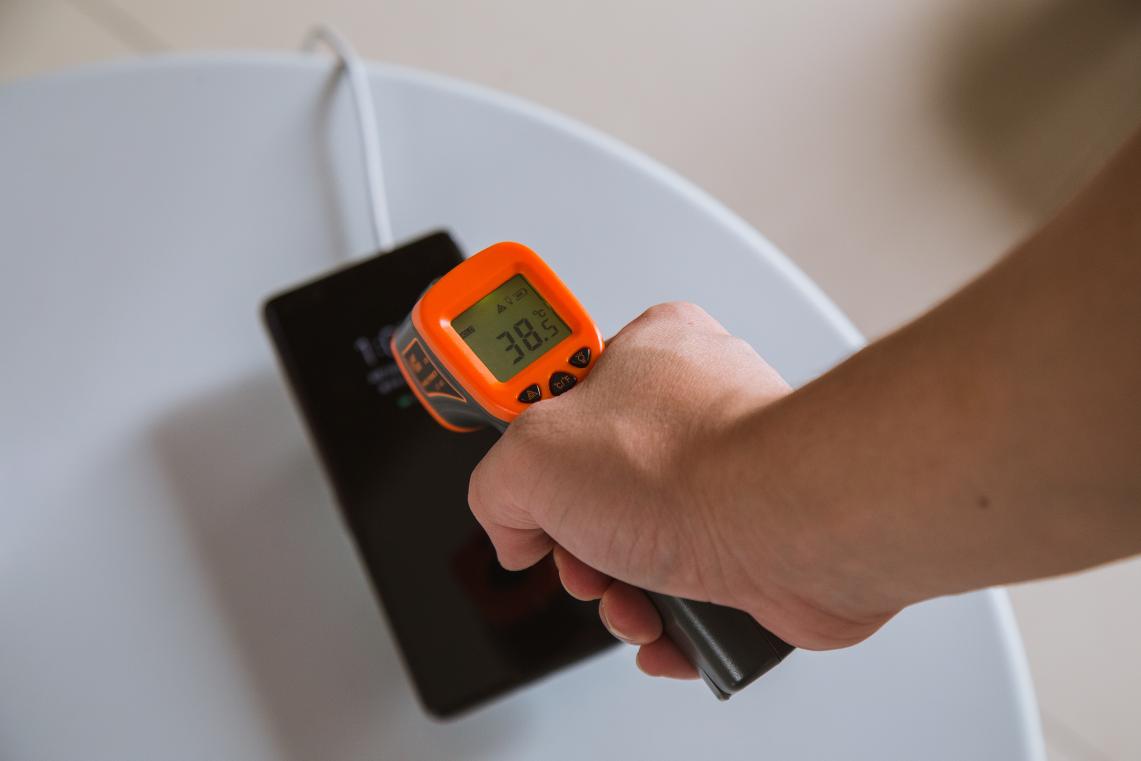 都有无线充电技术，华为OPPO小米实测对比，差距有多大？