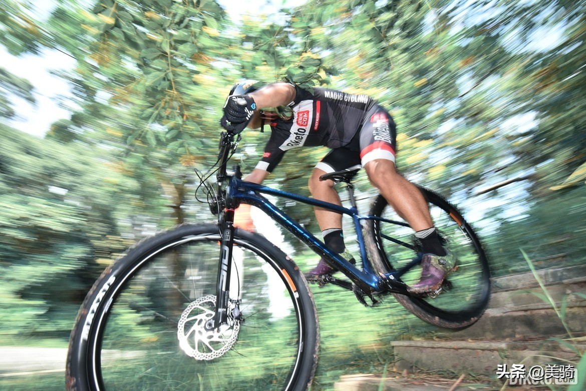 捷安特山地车xtc8002024款评价,捷安特29英寸山地车