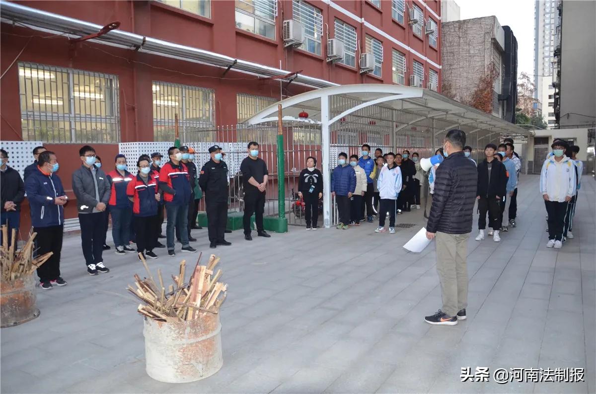 提高师生应对火情能力掌握灭火器使用方法