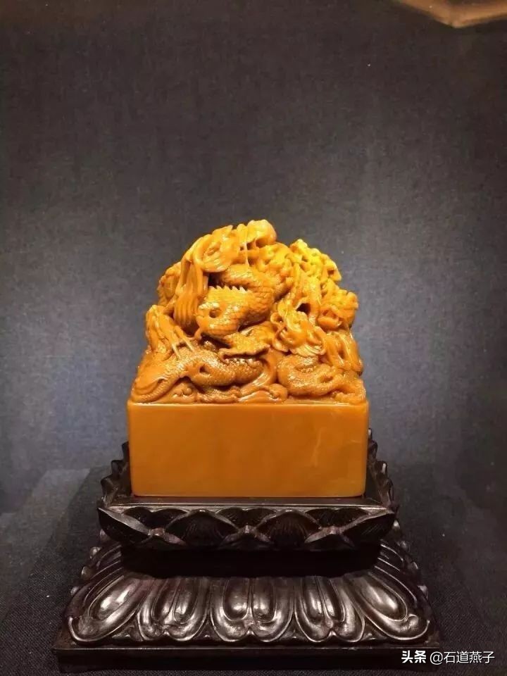 天价田黄石拍出史上最贵价格,田黄石每克3万真假田黄