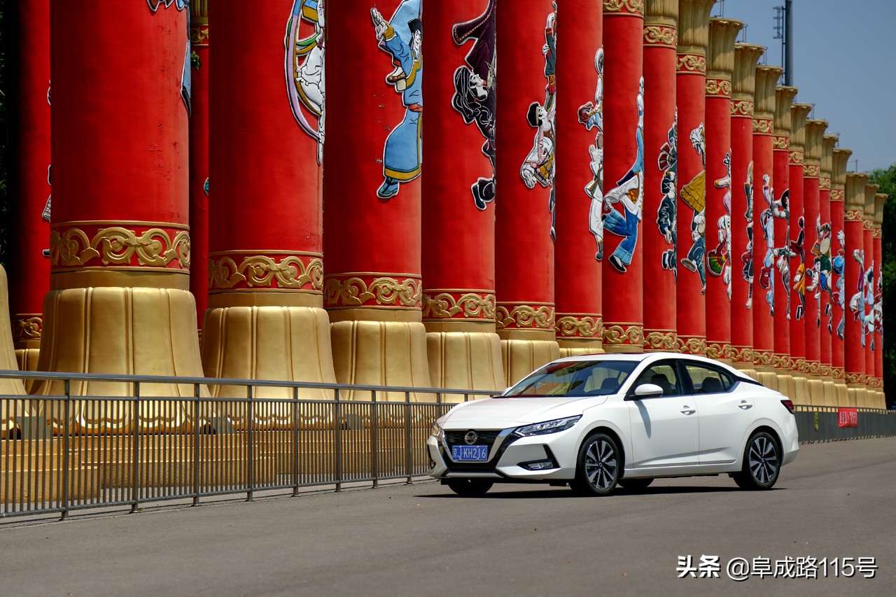 将朗逸赶下神坛自吸+CVT的佛系新轩逸躺着也能当第一