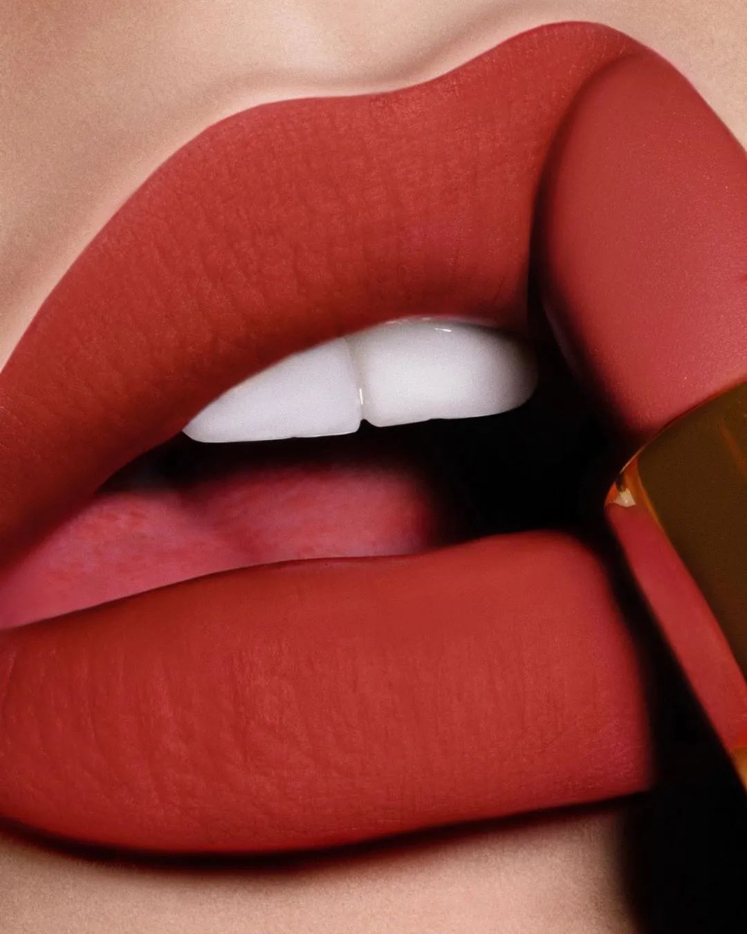 大牌彩妆官方正品店铺推荐,好用又平价的彩妆旗舰店