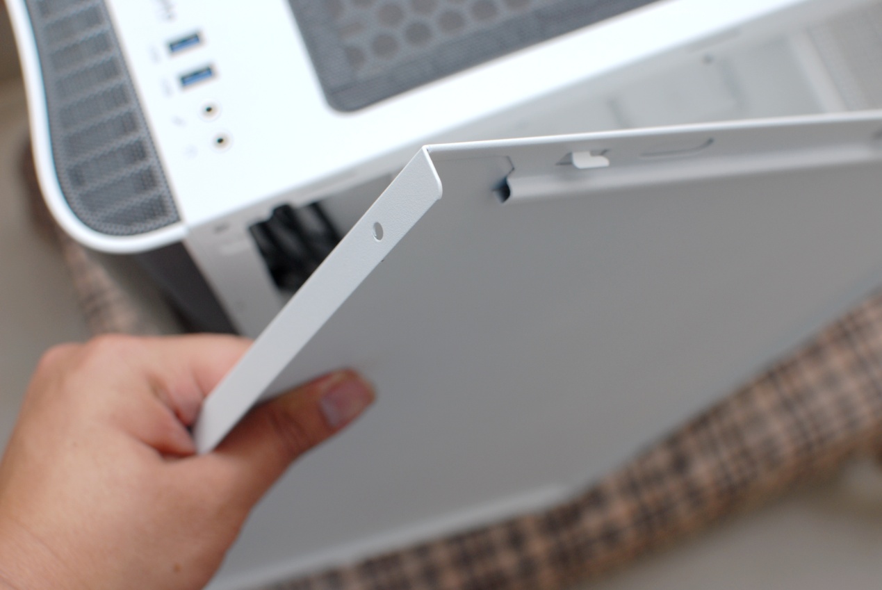 thermaltake机箱挑战者h6,真材实料看得到的产品