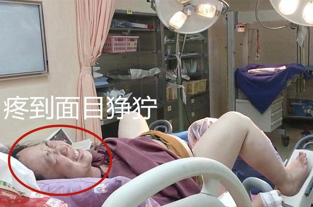 顺产生娃有多疼？看完丈夫拍的三张照片，不禁深思：母爱真伟大