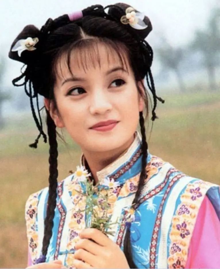 与周星驰签约8年只拍了2部戏,与周星驰签约8年只演2部戏