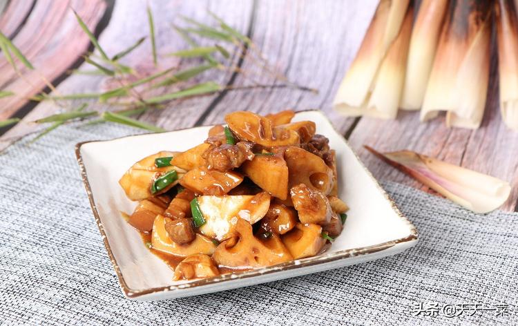 竹笋烧肉什么时候放竹笋最好,莴笋和竹笋一起烧肉怎么烧更好吃