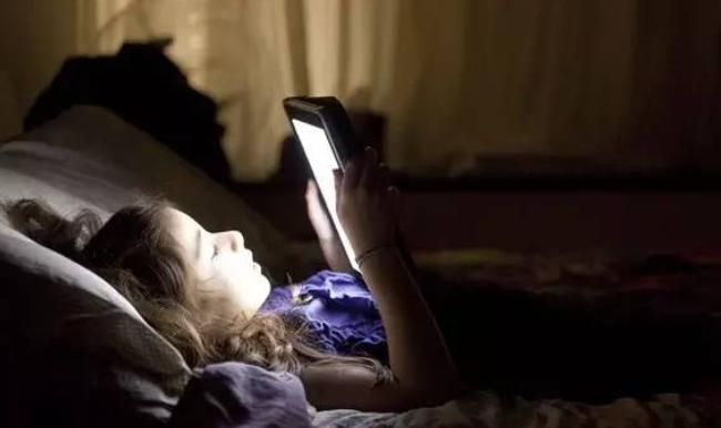 头发干枯分叉怎么办,头发分叉是怎么回事