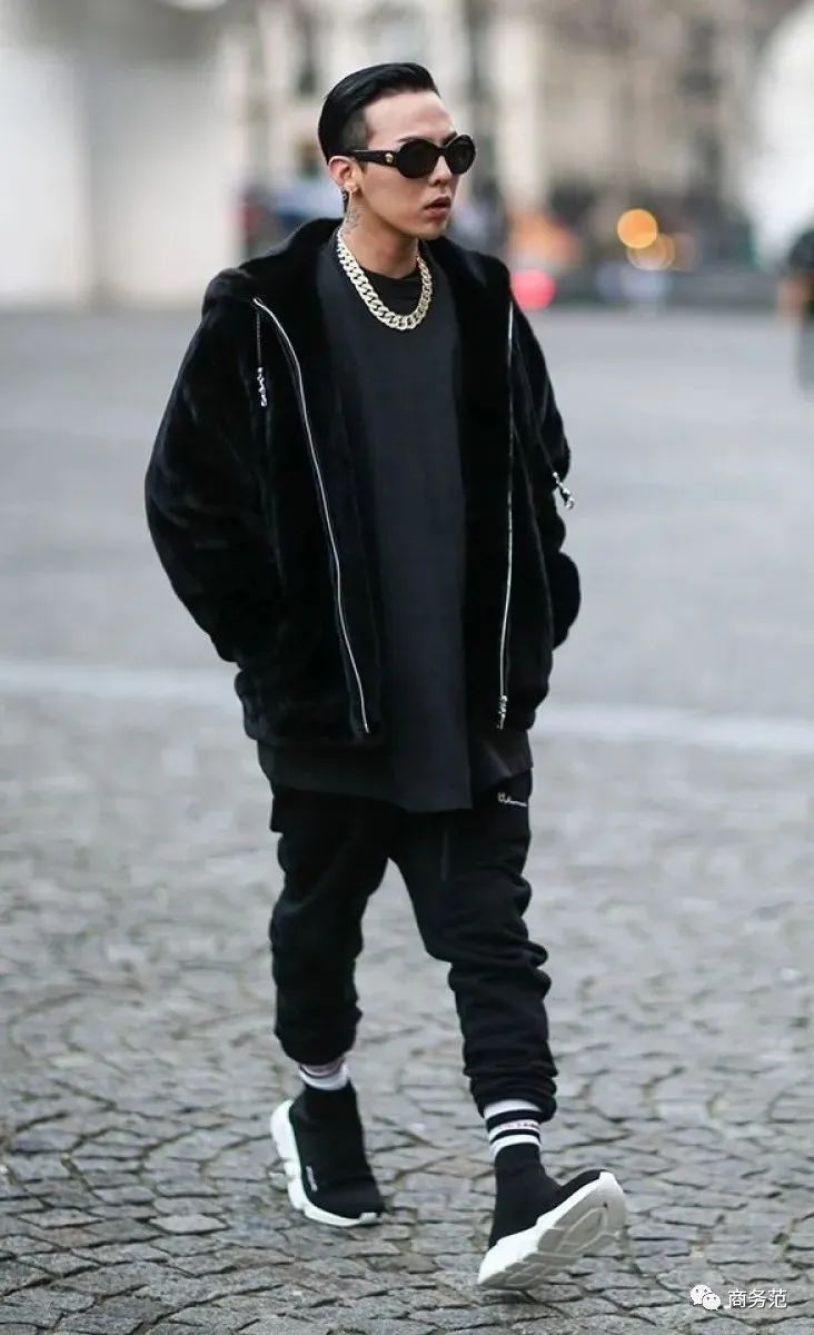 权志龙和jennie约会穿什么鞋,权志龙与jennie的穿搭