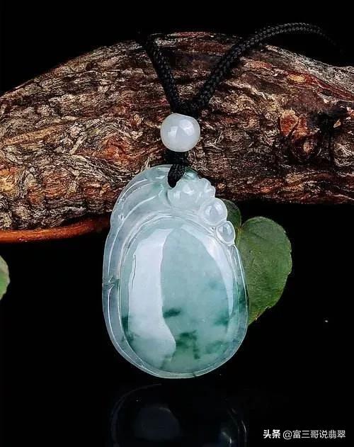 缅甸翡翠30元一斤,缅甸翡翠3.0单珠