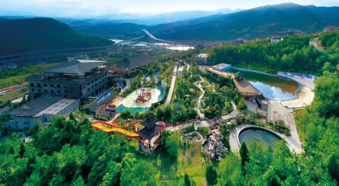 四川夏季适合泡天然温泉的地方,四川春节泡温泉推荐