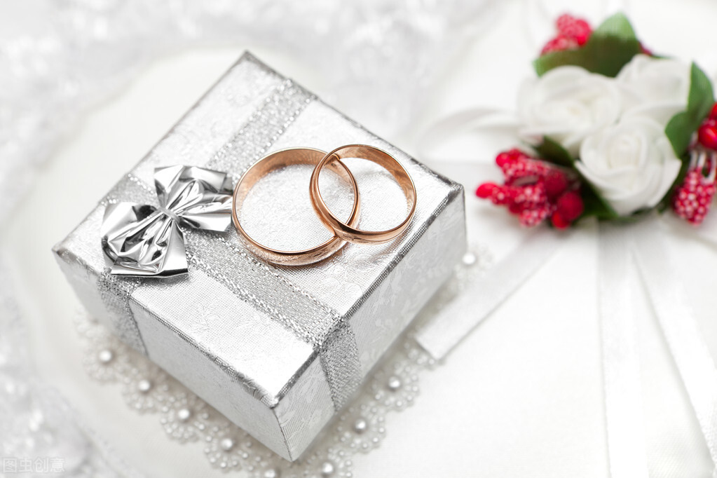 3月14日送什么礼物给女朋友,2月14日给女朋友送什么礼物