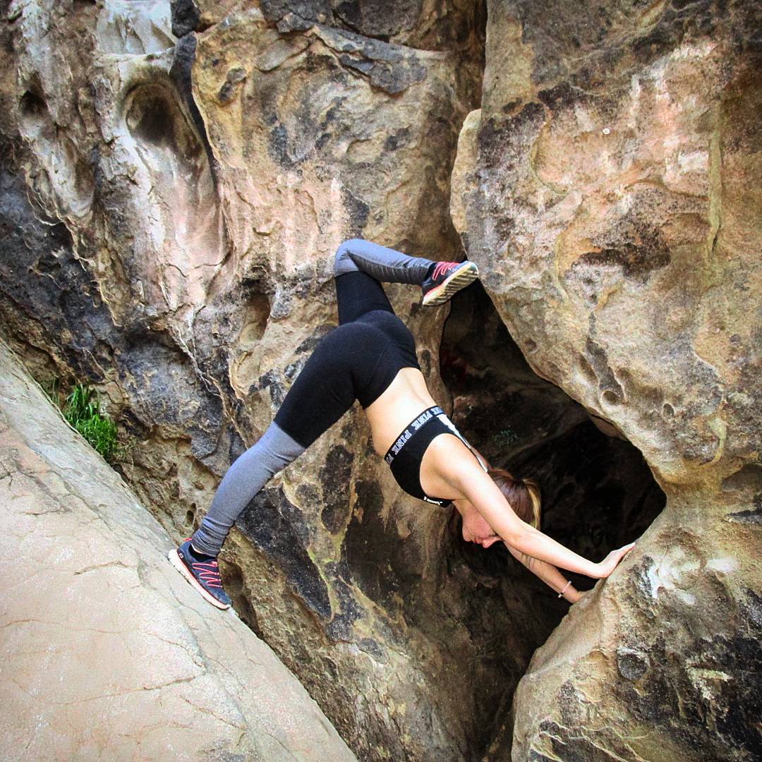 缓解后背僵硬紧张的瑜伽动作,如何缓解身体紧绷瑜伽