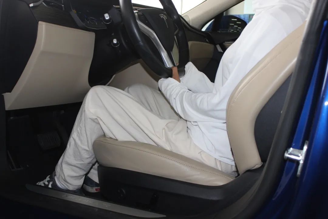 女车主说车,女车主说为什么买特斯拉