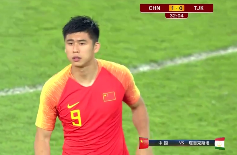 张玉宁帽子戏法助国足终结连败,国足张玉宁被犯规
