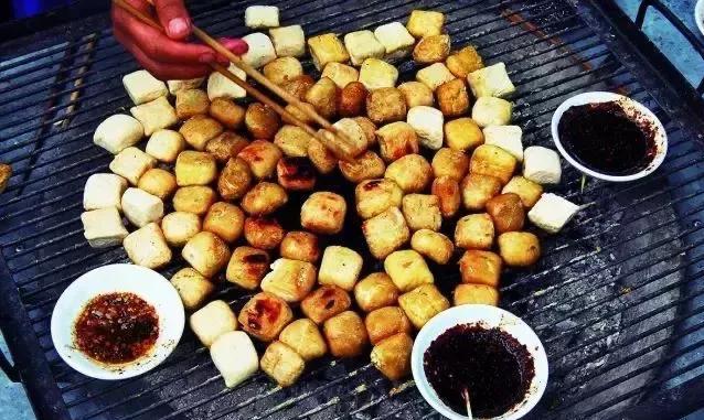 云南建水古城一座依然活着的古城,云南建水古城景点介绍