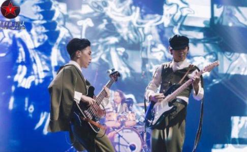 陈乐基当年被汪峰淘汰，4年后坐上导师席位，网友：比汪峰厉害