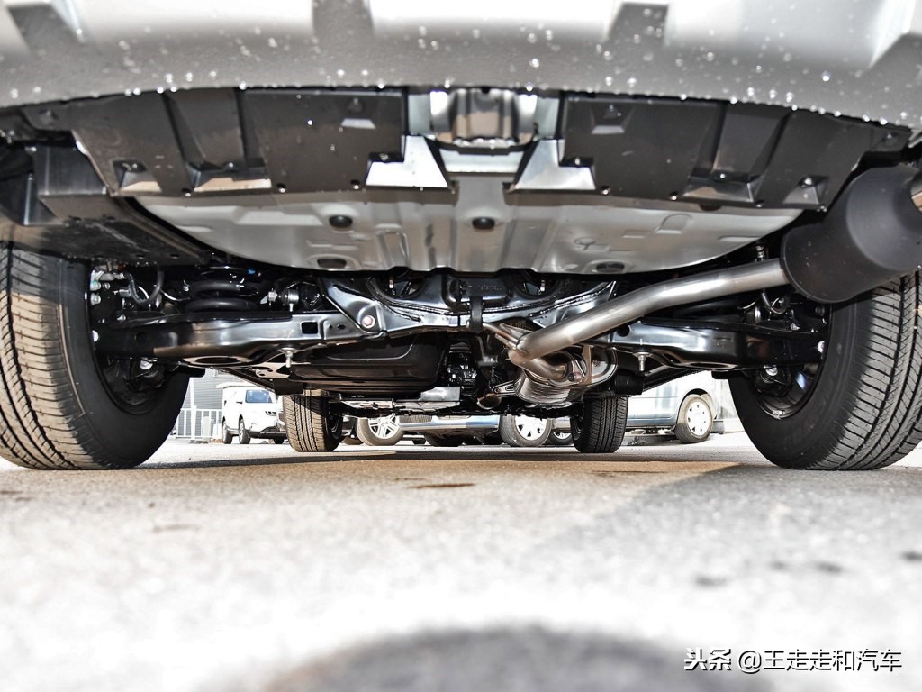 丰田RAV4荣放起步16万，都是皮实耐用，为什么就卖不过奇骏和CRV