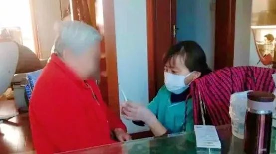 缓解居民恐慌情绪、为独居老人送菜上门、代配药物……长宁诞生了一支“救急”队