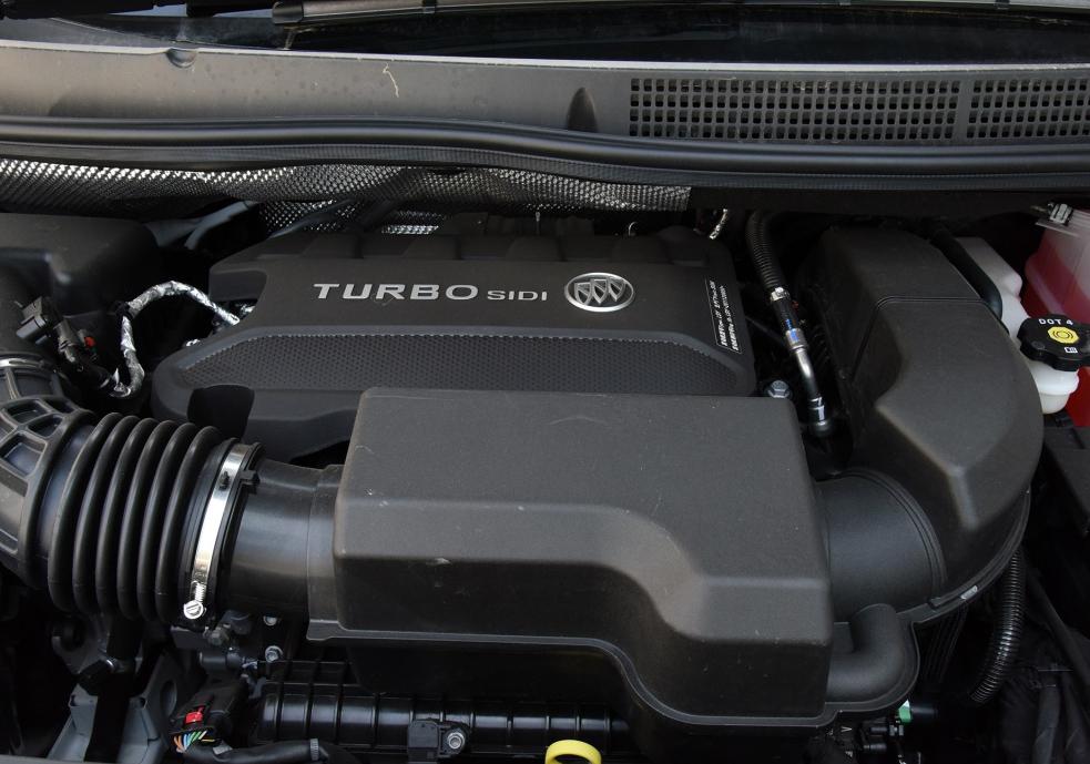 21款gl8652t与传祺gm8对比,最新传祺gm8对比别克gl8哪个更好