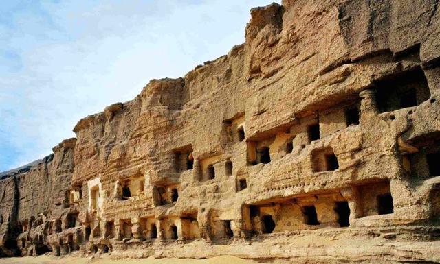 莫高窟是雕塑还是泥塑,美国敦煌莫高窟菩萨雕塑