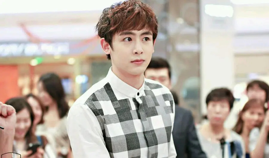 2pm尼坤现在人气,2pm尼坤精致脸庞受到韩国路人欢迎