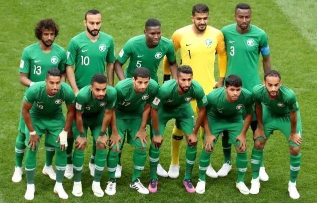 立竿见影!李铁换人用对了,球迷质疑为何不早用他