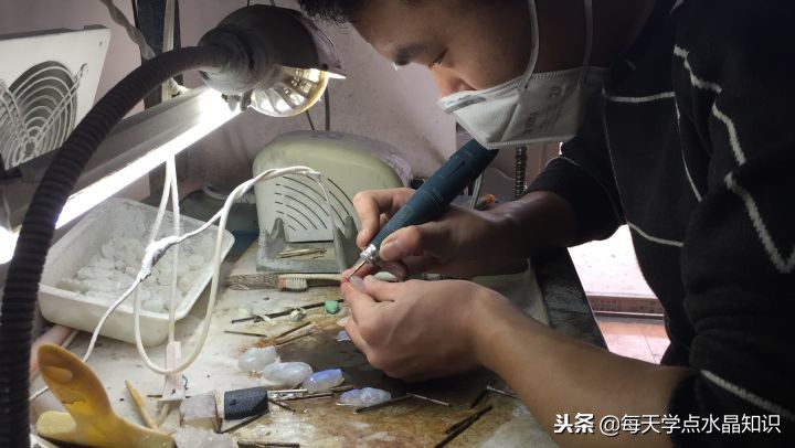 水晶加工全过程吊坠,水晶原石加工全过程