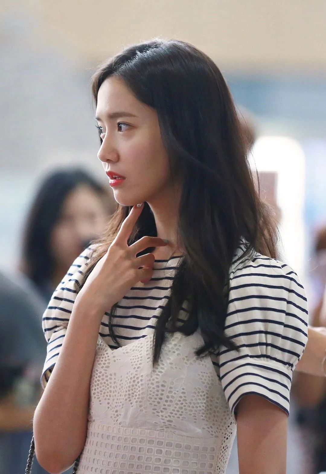 夏天t恤女款2022款网红款百搭,夏季必备百搭t恤品牌推荐