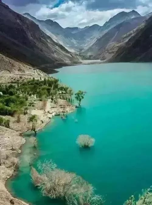 新疆喀什到巴基斯坦需要怎么过去,喀什通巴基斯坦公路