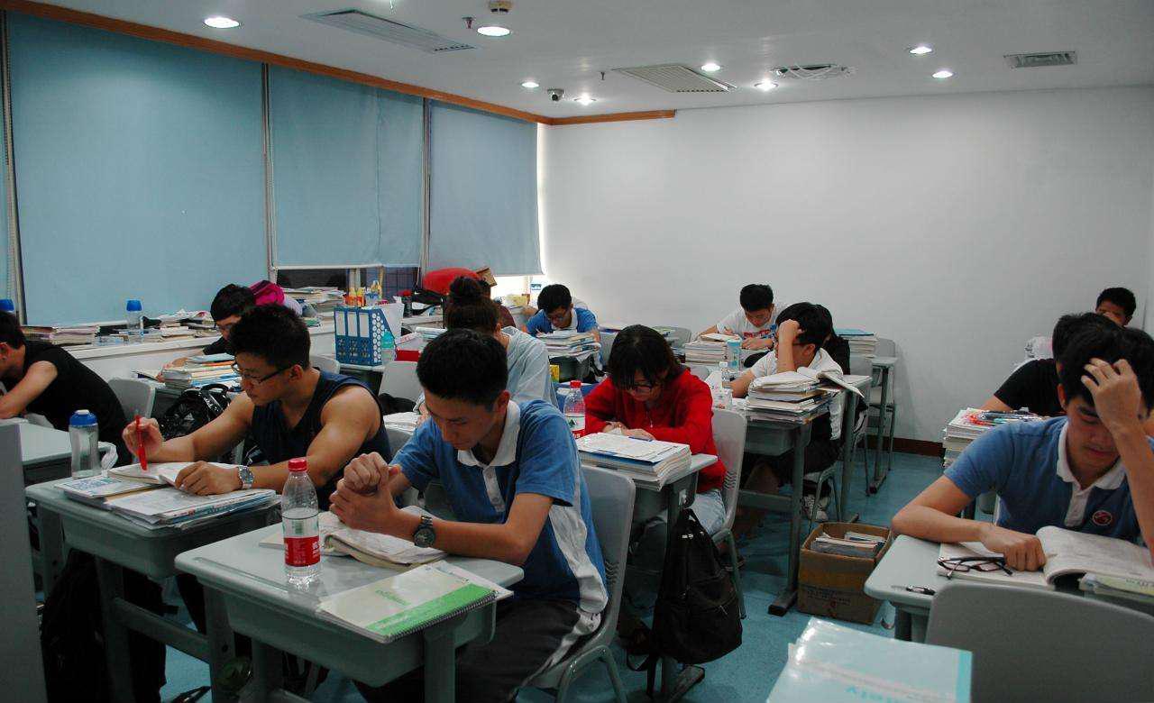 累到面无表情！世界上没有真正的感同身受，高三的你如何缓解压力