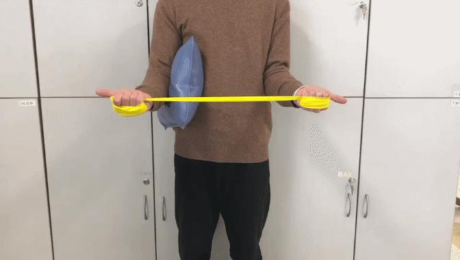 什么原因引起肩周炎手臂活动受限,引起肩周炎疼痛是什么原因