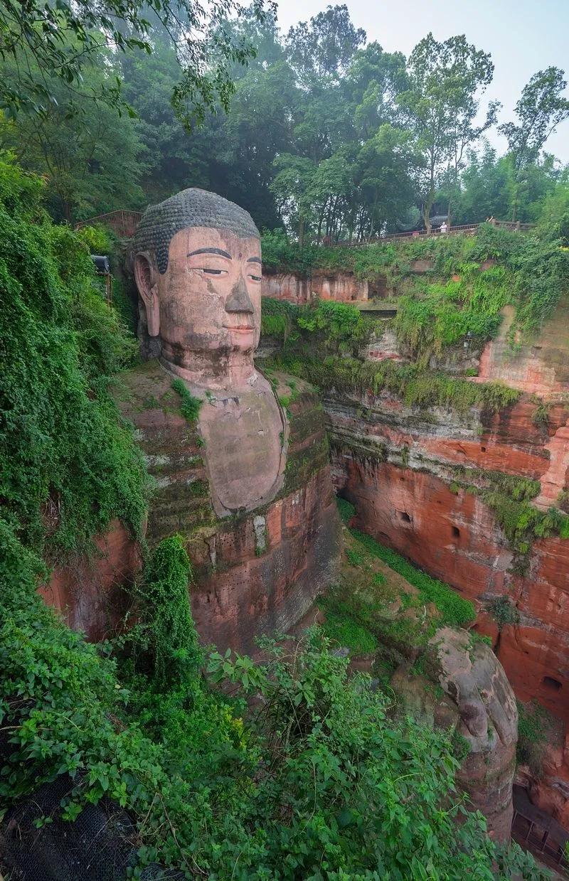 乐山大佛是因为洪水修建的吗,乐山大佛脚被水淹没奇观出现