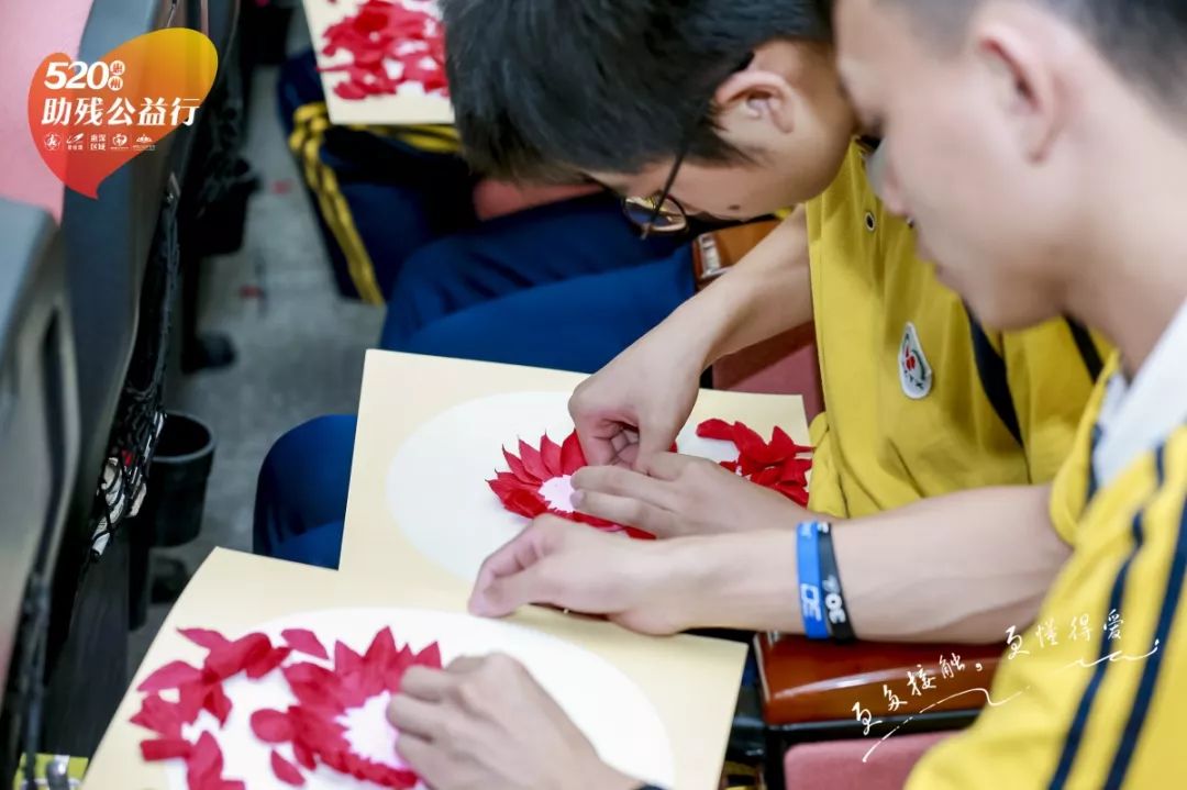 特殊学校用手语来交流,特殊教育学校手语