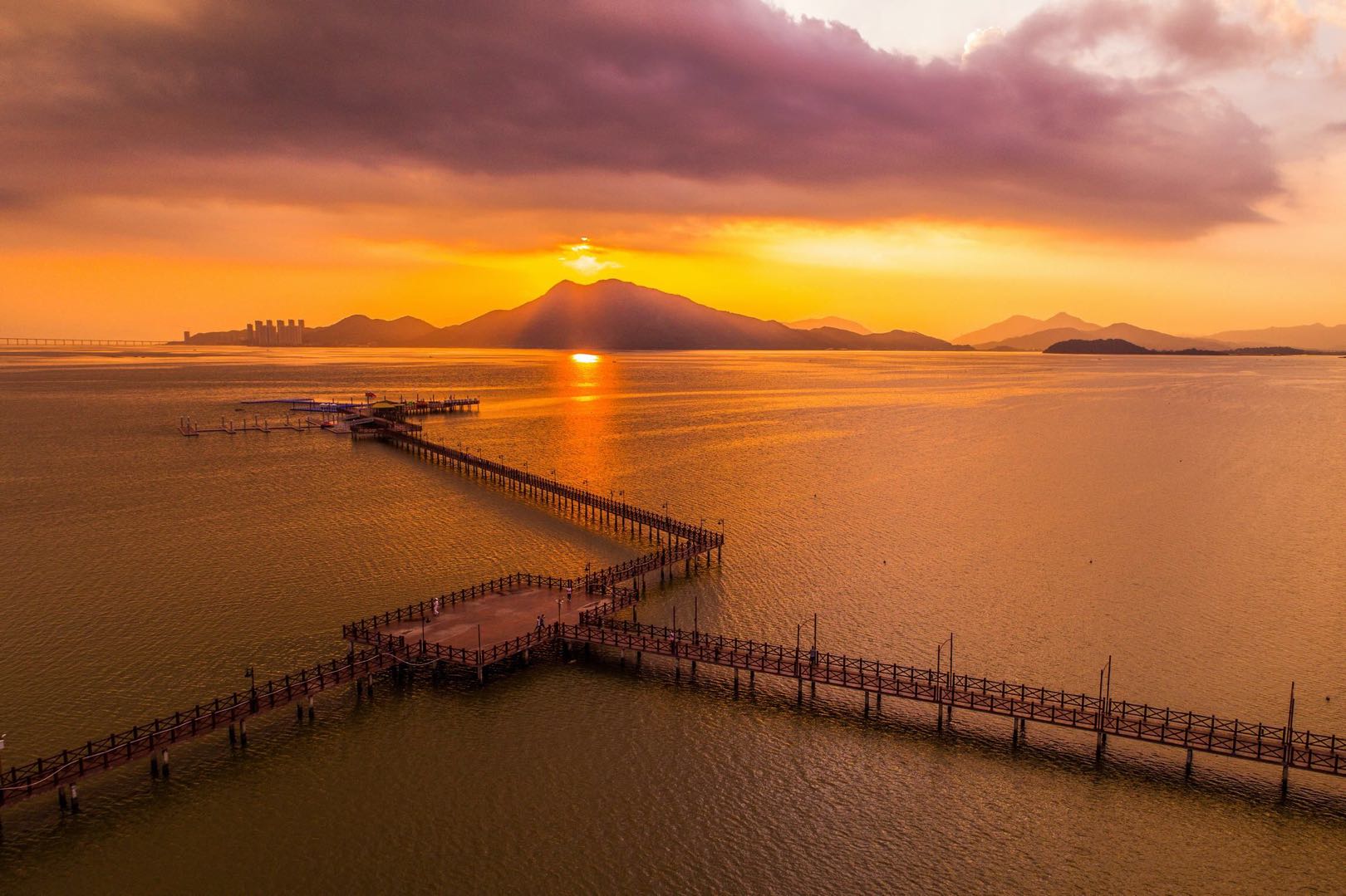 高铁附近湖景房,惠州富力湾10万一套房