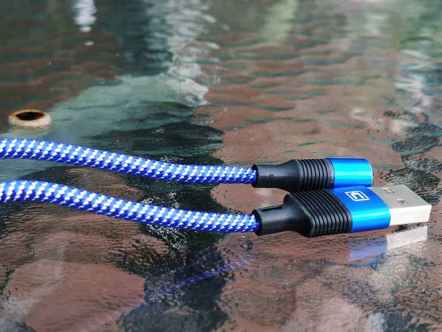 买抖音网红产品,抖音买苹果磁吸充电宝靠谱吗