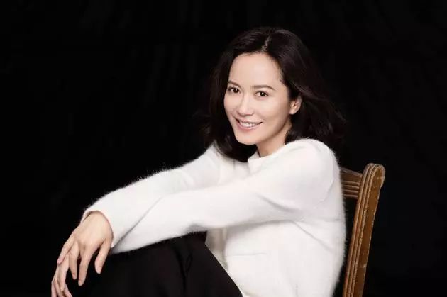 中年丧偶的女人怎么继续过日子,女人中年丧偶要不要改嫁