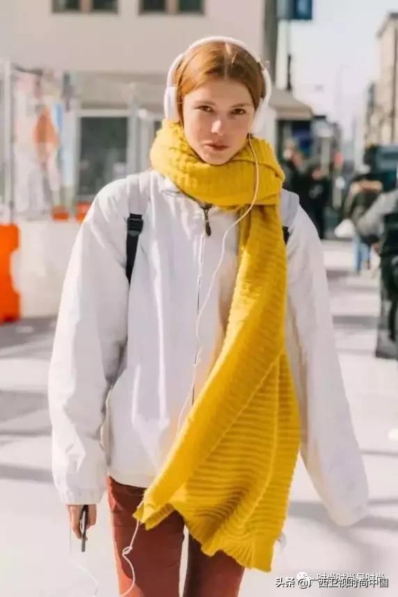 是时候让围巾来“盘活”你的整个衣柜了