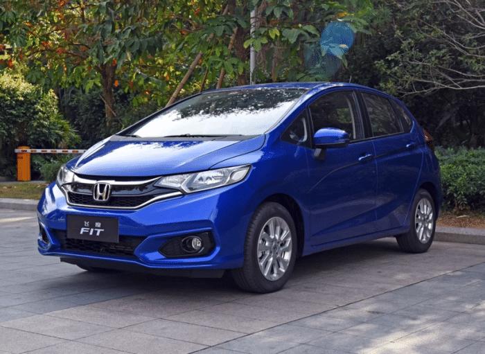 为什么本田飞度号称小钢炮呢,为什么说本田飞度是平民超跑