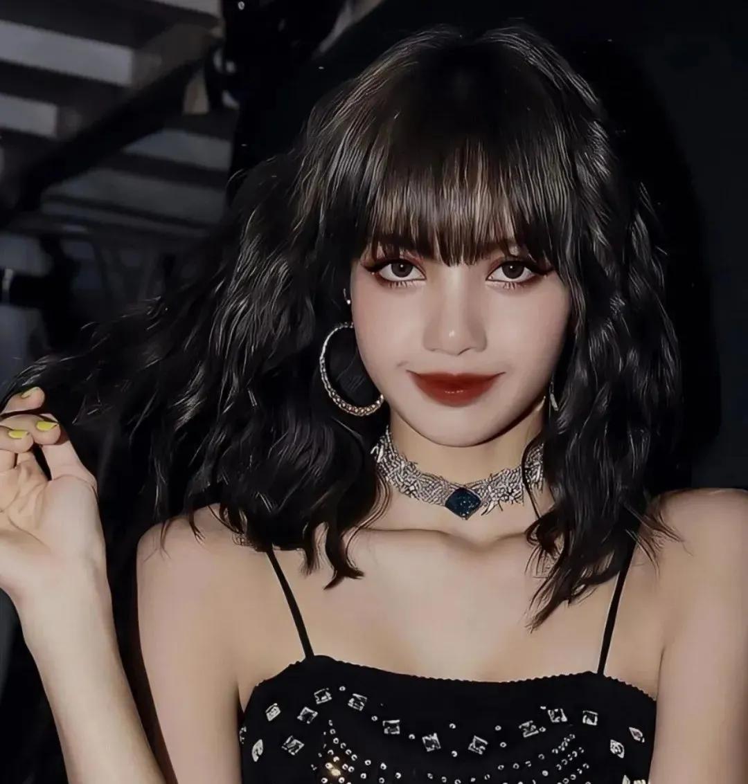 为啥相同的穿搭自己不穿不好看,同样的穿搭为什么别人穿更好看