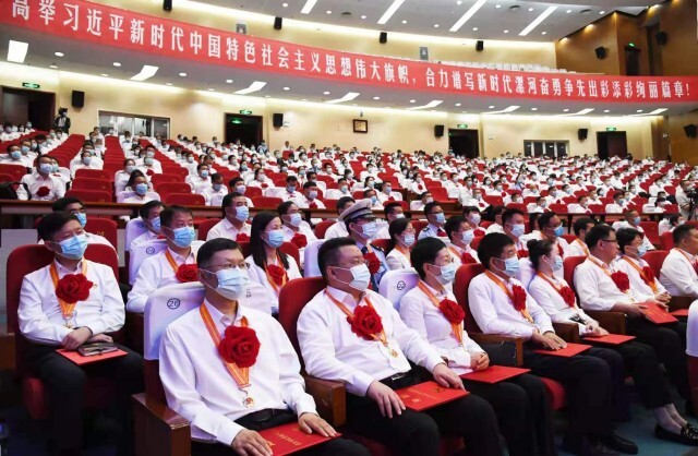 两优一先获得者先进事迹学习会议,2022两优一先表彰大会主持词