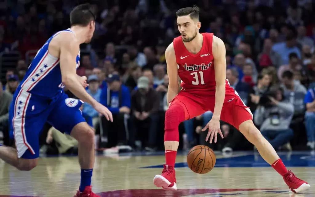 「人物」独力掀起全国热潮，他证明布拉格不仅有春天