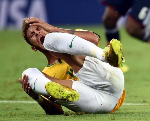 为什么内马尔总是受伤,为啥内马尔的踢法容易受伤