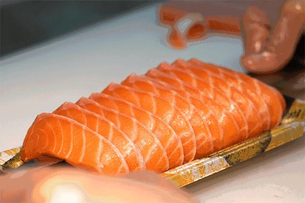 美女体内取出虫能致癌吗,女子体内取出活虫吃了什么菜