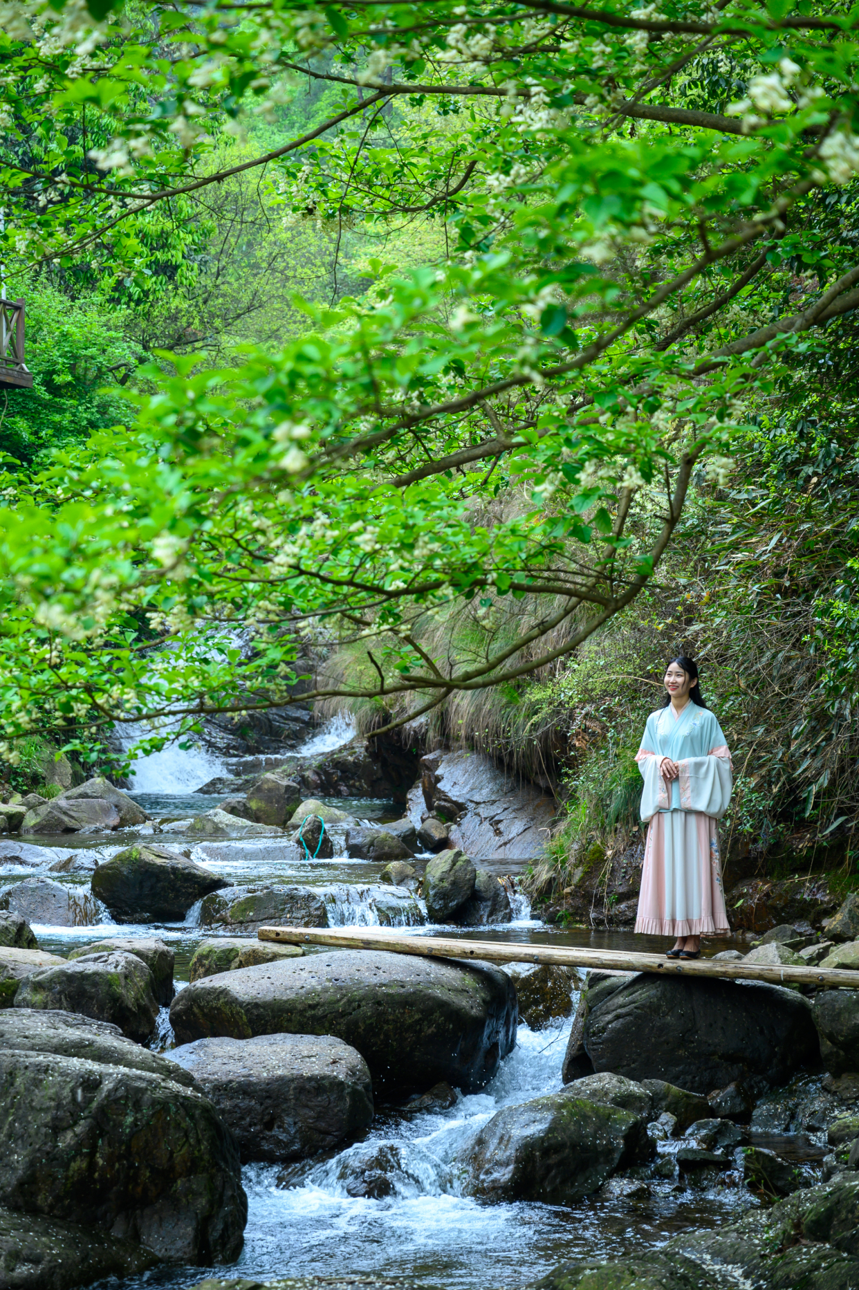浙江这座宝藏小城，藏着一处山水秘境，史称江南第一名山