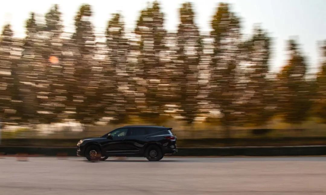 雪佛兰开拓者是中型还是中大型,7座雪佛兰开拓者rs多少钱