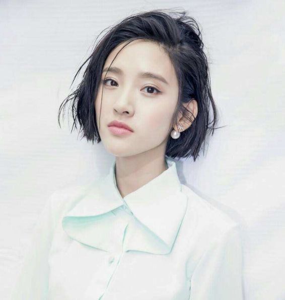 大脸显脸小的发型长直发,显脸小黑长直发型男生