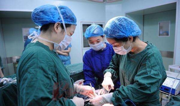 女人顺产需要用剪刀剪吗,女性顺产要备皮吗