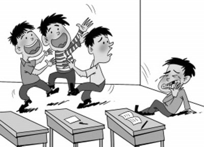 学生打闹在校期间受伤谁担责,小学生课间追逐打闹受伤视频