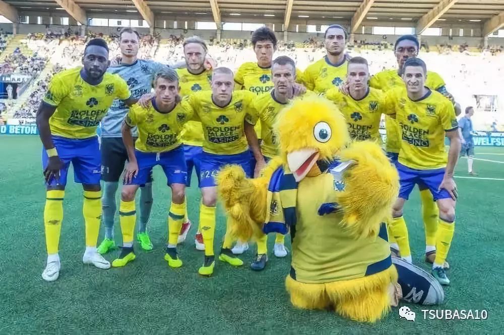 这位指导过咪蒙，卖过*片毛**儿的日本企业家，肩负起日本足球的重任